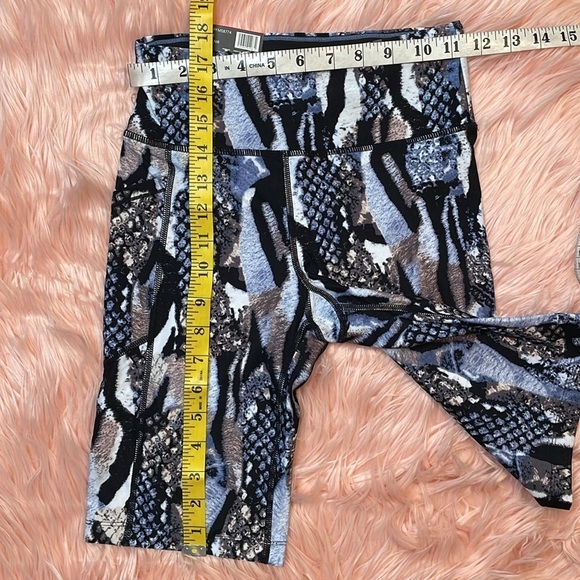 NWT Calvin Klein Animal Print 9” Biker Shorts Size XS - Picture 6 of 7